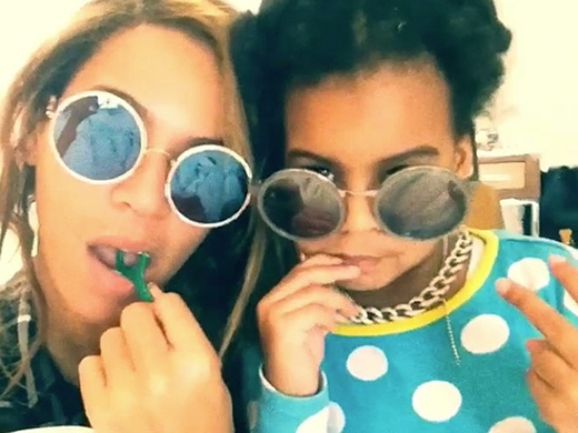 
	
	Beyonce và bé Blue Ivy